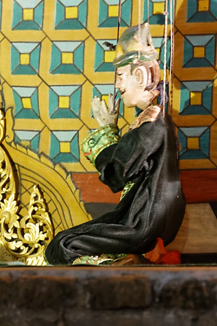 Pagan-diner marionnettes-001